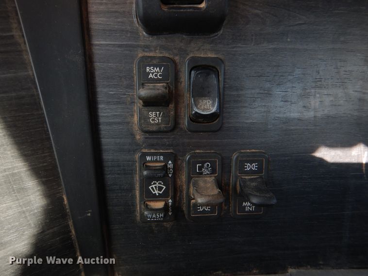 image for item JS9771 2006 Freightliner Columbia  semi truck