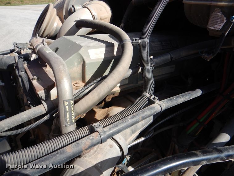 image for item JS9771 2006 Freightliner Columbia  semi truck