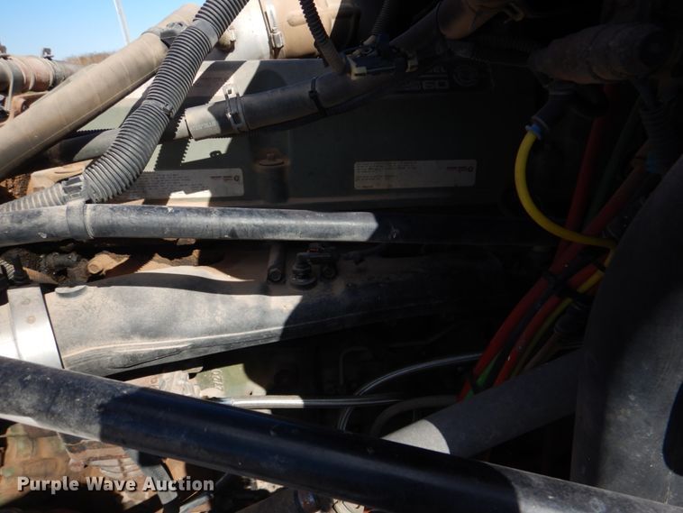 image for item JS9771 2006 Freightliner Columbia  semi truck