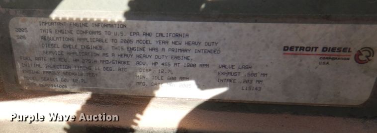 image for item JS9771 2006 Freightliner Columbia  semi truck