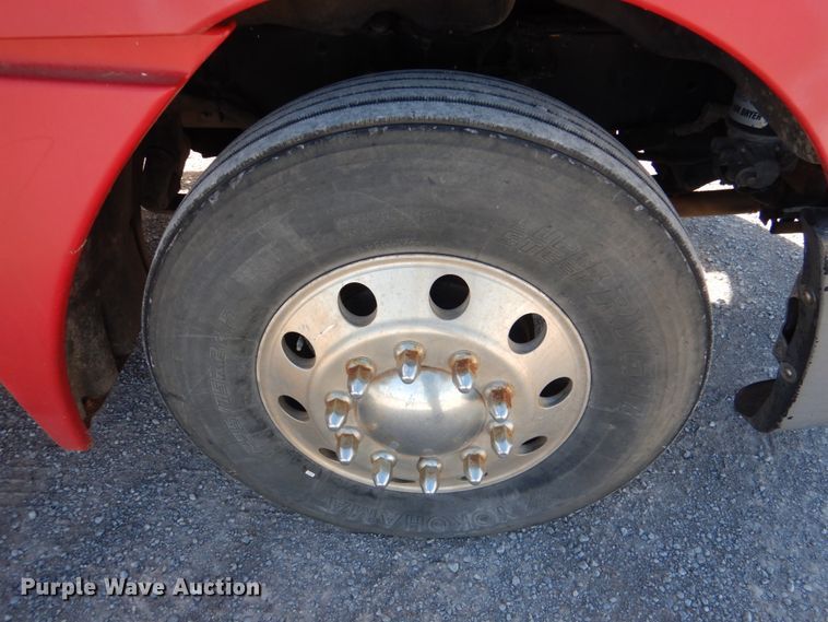 image for item JS9771 2006 Freightliner Columbia  semi truck