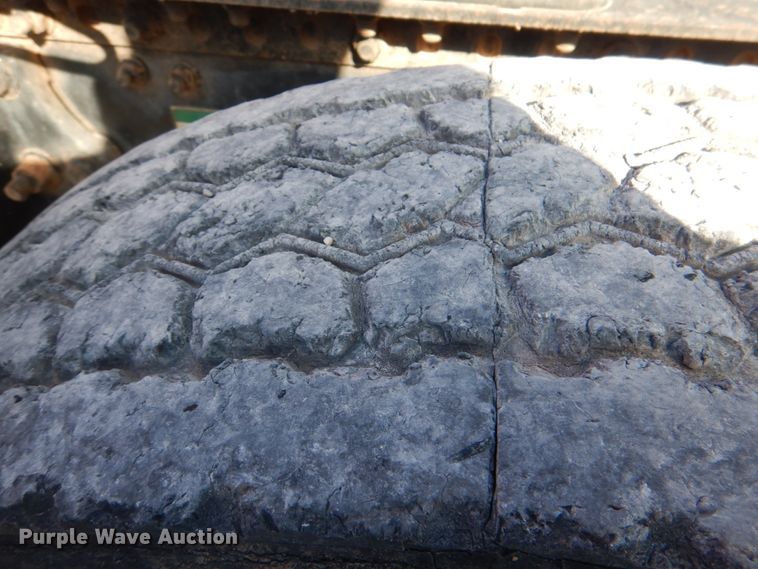 image for item JS9771 2006 Freightliner Columbia  semi truck