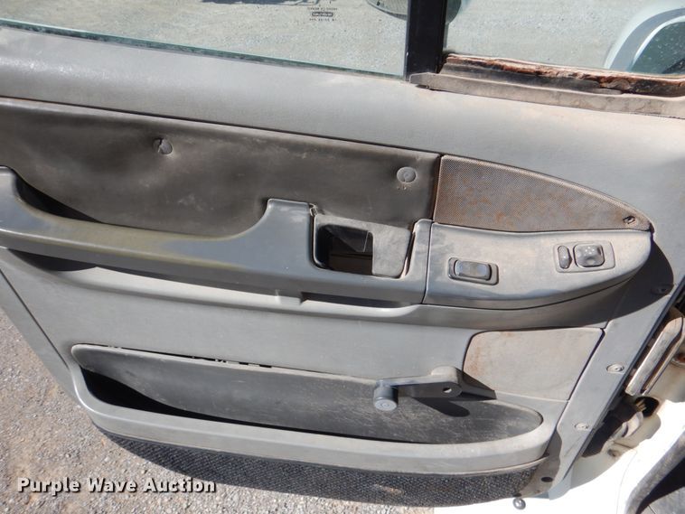 image for item JS9772 2000 Freightliner Century Class  semi truck