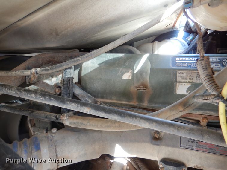 image for item JS9772 2000 Freightliner Century Class  semi truck