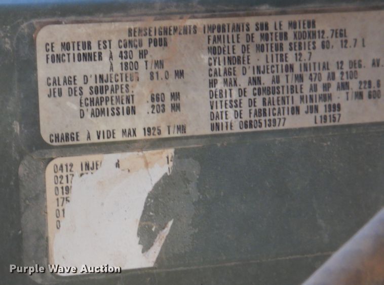 image for item JS9772 2000 Freightliner Century Class  semi truck