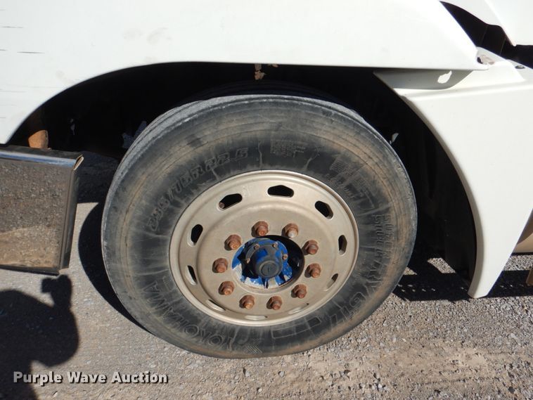 image for item JS9772 2000 Freightliner Century Class  semi truck