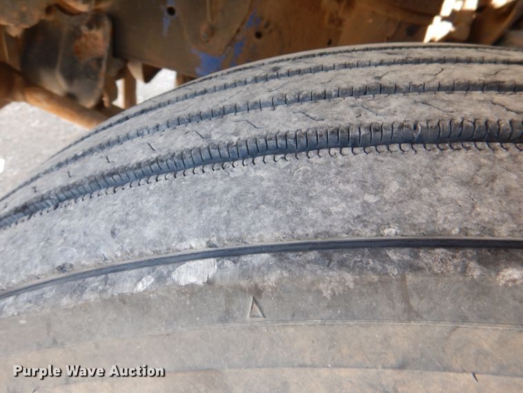 image for item JS9772 2000 Freightliner Century Class  semi truck