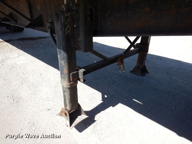 image for item KA9372 1999 Trailmobile Reintour  flatbed trailer