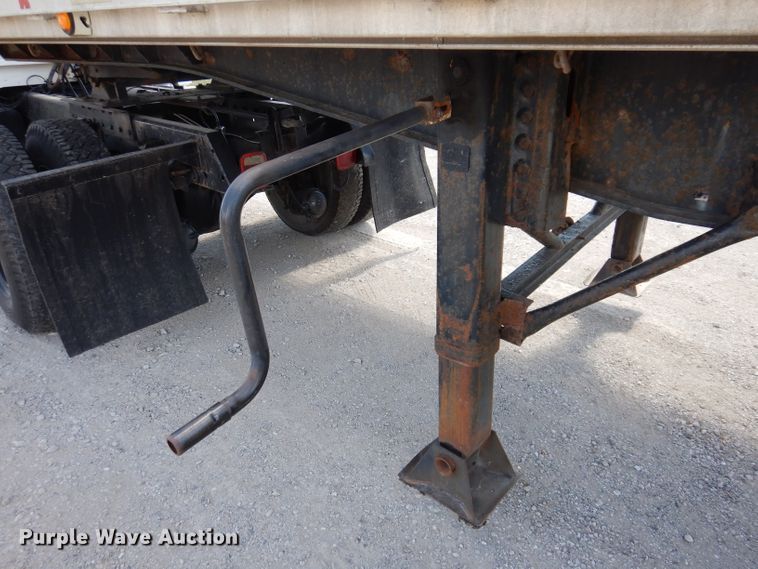 image for item KA9372 1999 Trailmobile Reintour  flatbed trailer