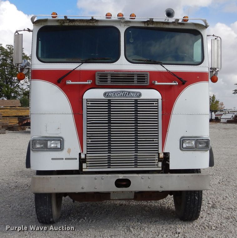 image for item KA9462 1986 Freightliner FLT  semi truck
