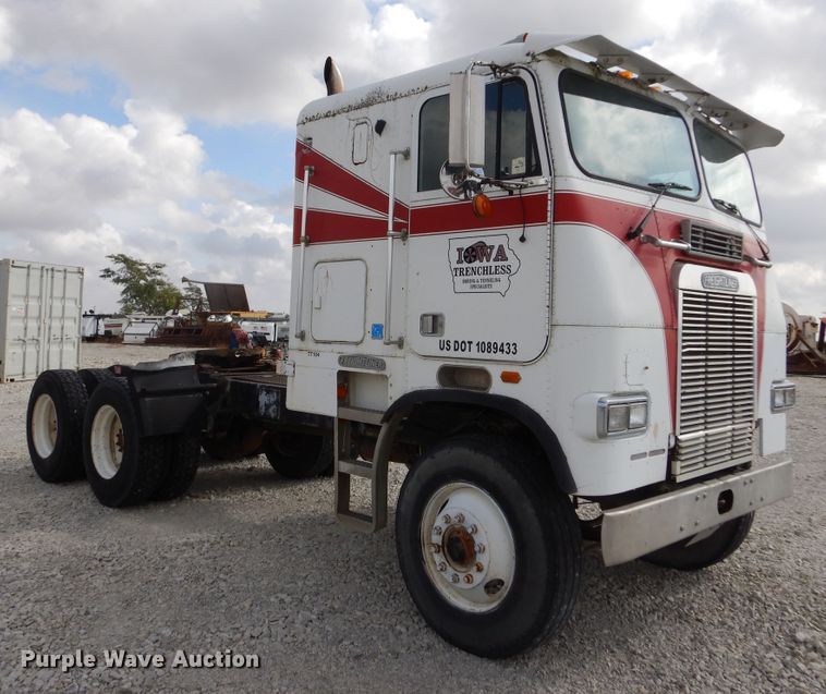 image for item KA9462 1986 Freightliner FLT  semi truck