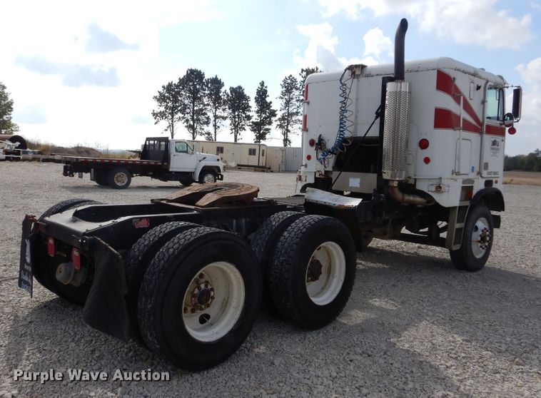 image for item KA9462 1986 Freightliner FLT  semi truck