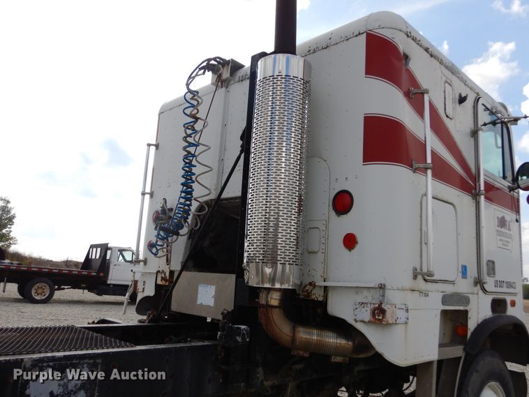 image for item KA9462 1986 Freightliner FLT  semi truck