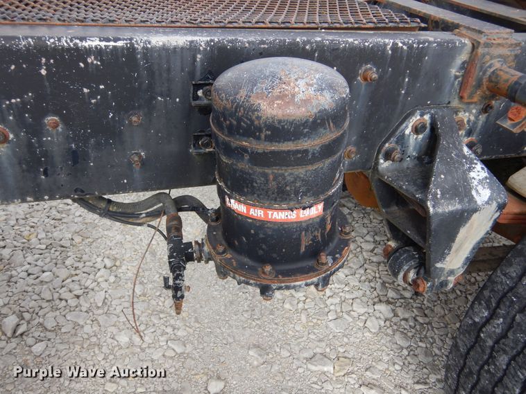 image for item KA9462 1986 Freightliner FLT  semi truck