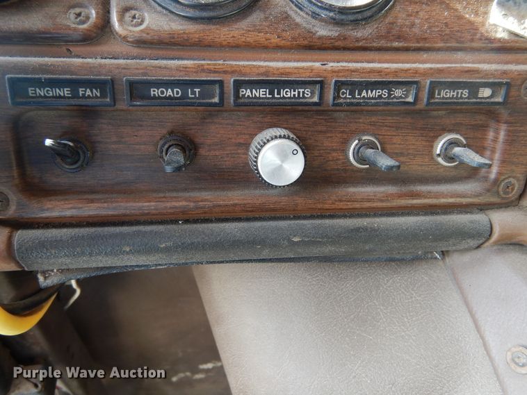 image for item KA9462 1986 Freightliner FLT  semi truck