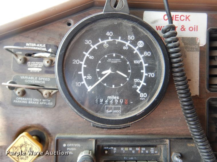 image for item KA9462 1986 Freightliner FLT  semi truck