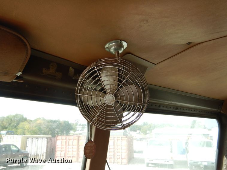 image for item KA9462 1986 Freightliner FLT  semi truck