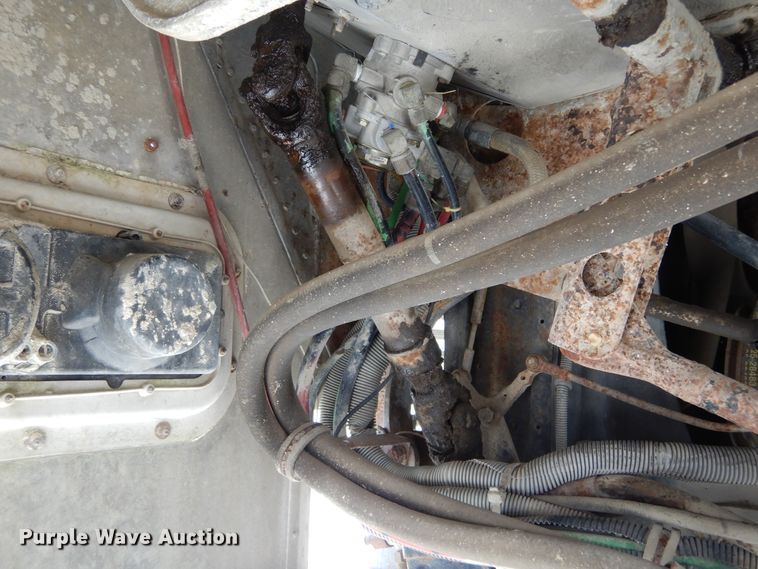 image for item KA9462 1986 Freightliner FLT  semi truck