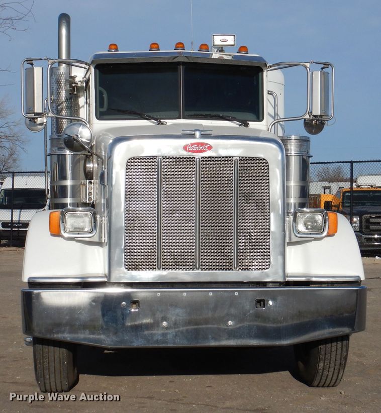 image for item KH9151 2011 Peterbilt 367  semi truck