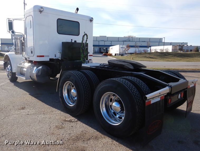 image for item KH9151 2011 Peterbilt 367  semi truck