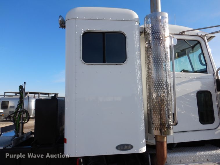 image for item KH9151 2011 Peterbilt 367  semi truck