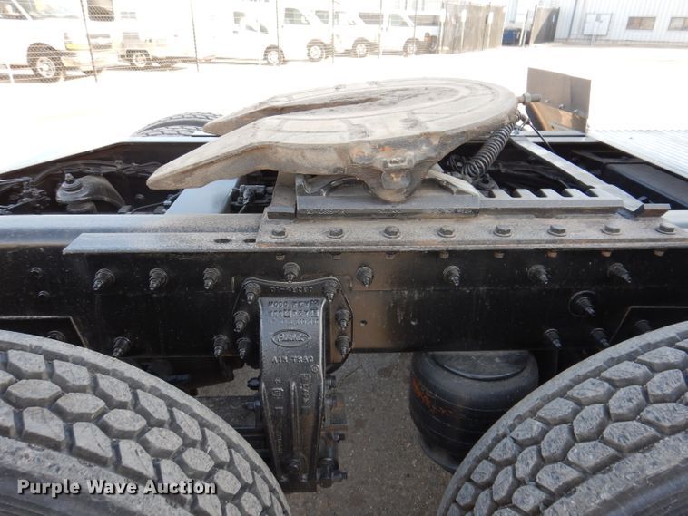 image for item KH9151 2011 Peterbilt 367  semi truck