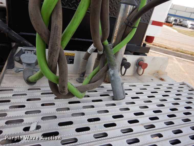 image for item KH9151 2011 Peterbilt 367  semi truck