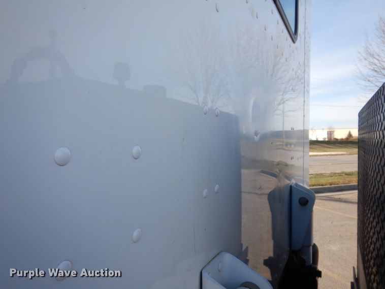 image for item KH9151 2011 Peterbilt 367  semi truck