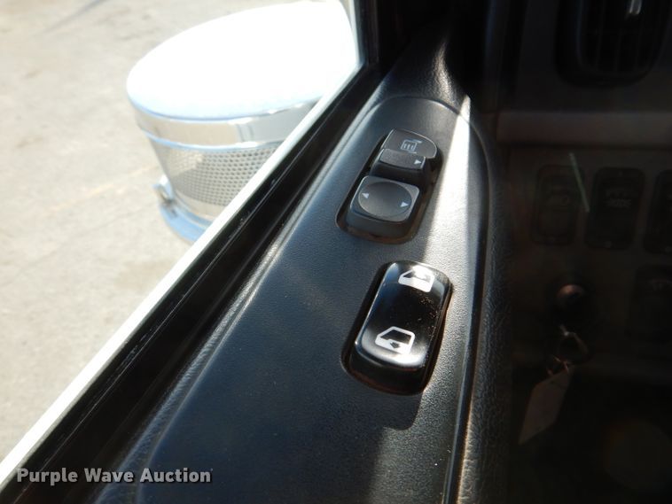 image for item KH9151 2011 Peterbilt 367  semi truck