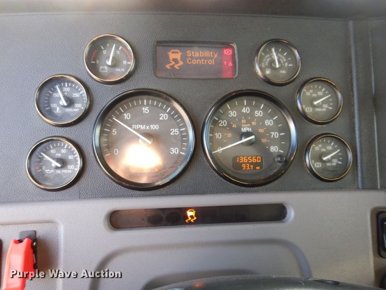 image for item KH9151 2011 Peterbilt 367  semi truck