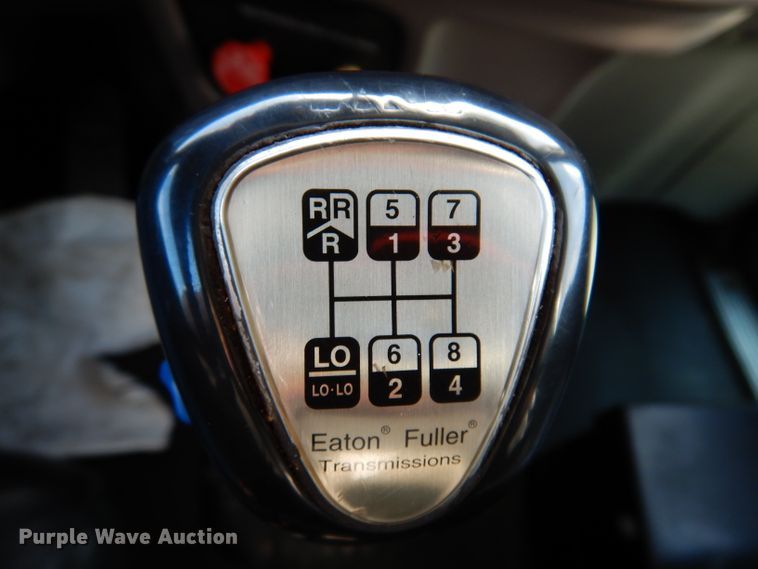 image for item KH9151 2011 Peterbilt 367  semi truck