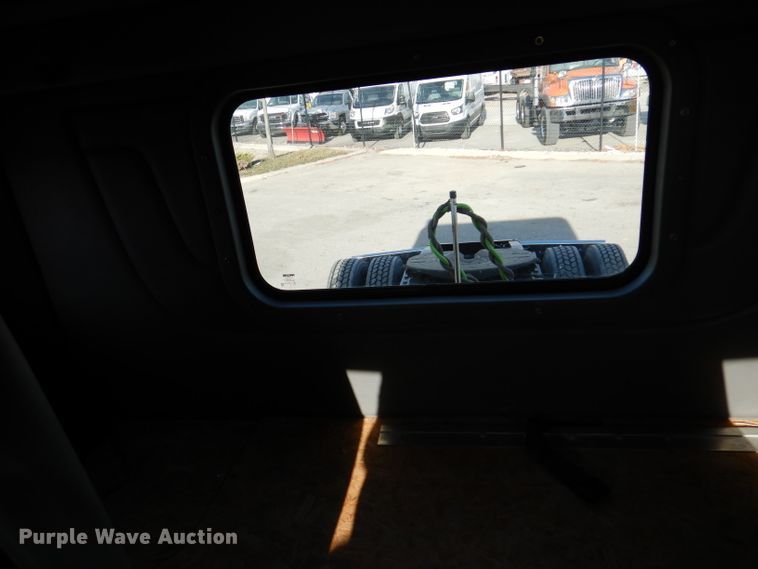 image for item KH9151 2011 Peterbilt 367  semi truck