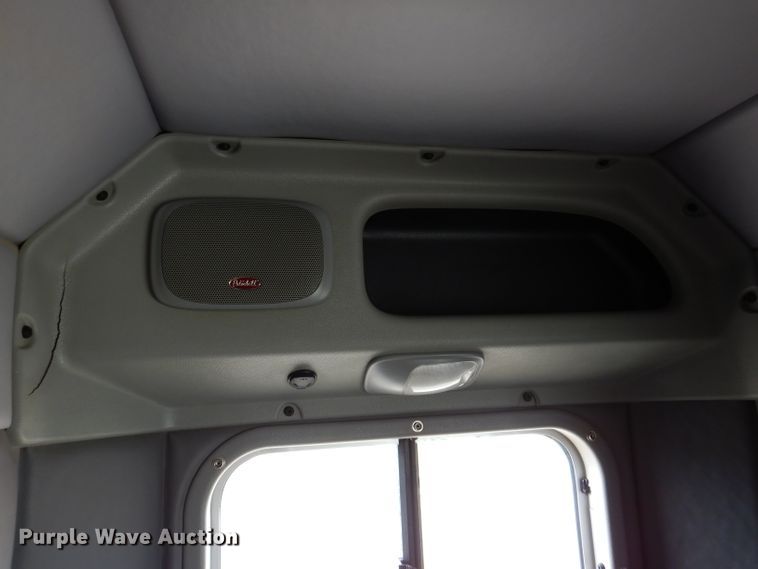 image for item KH9151 2011 Peterbilt 367  semi truck