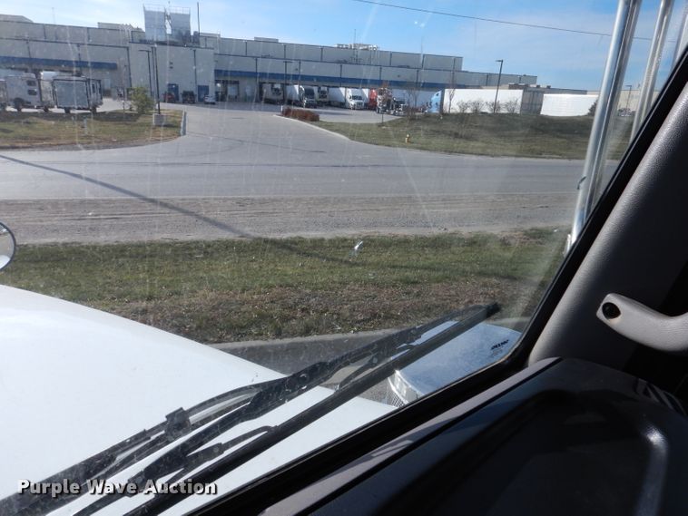 image for item KH9151 2011 Peterbilt 367  semi truck