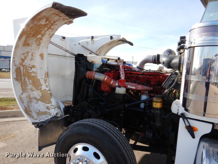 image for item KH9151 2011 Peterbilt 367  semi truck