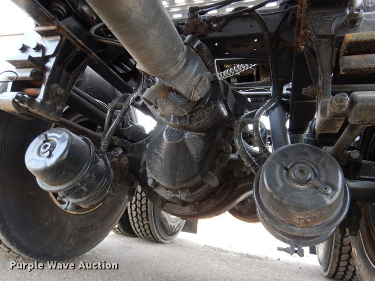 image for item KH9151 2011 Peterbilt 367  semi truck