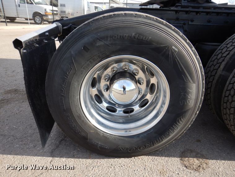 image for item KH9151 2011 Peterbilt 367  semi truck