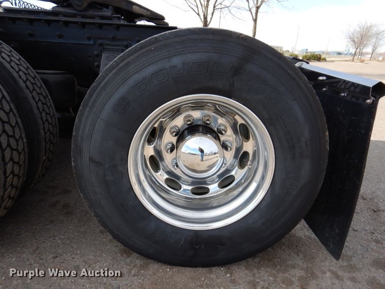 image for item KH9151 2011 Peterbilt 367  semi truck