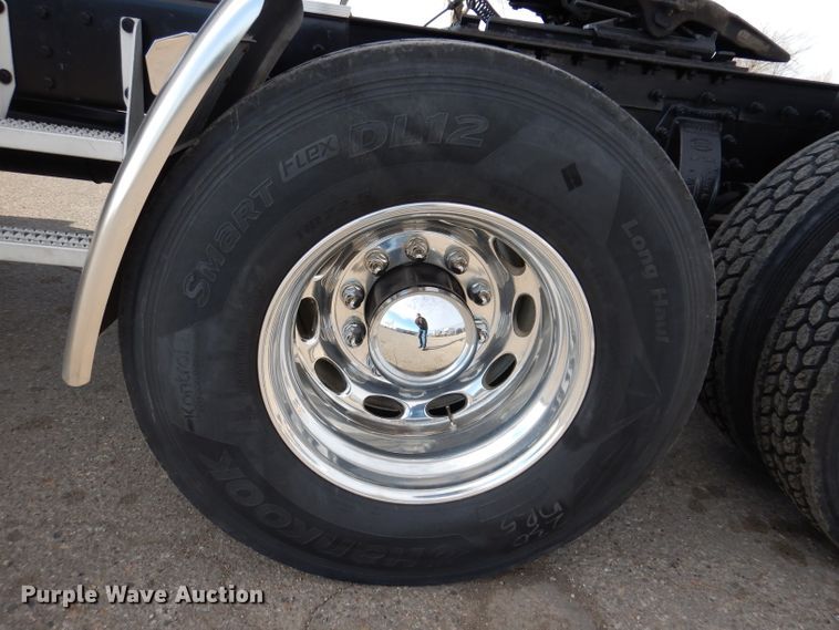 image for item KH9151 2011 Peterbilt 367  semi truck