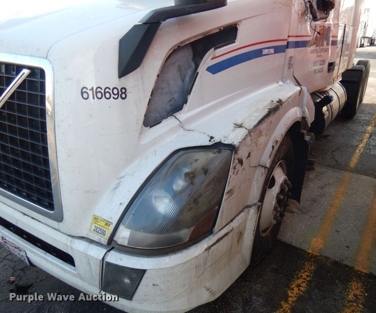 image for item KK9702 2016 Volvo VNL670  semi truck