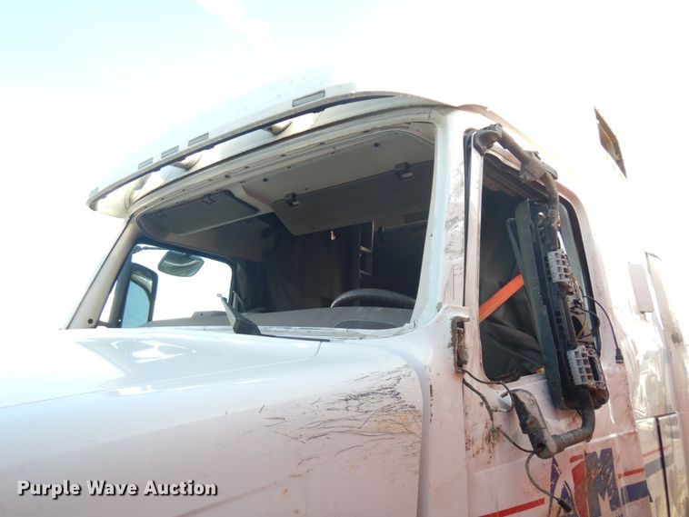 image for item KK9702 2016 Volvo VNL670  semi truck