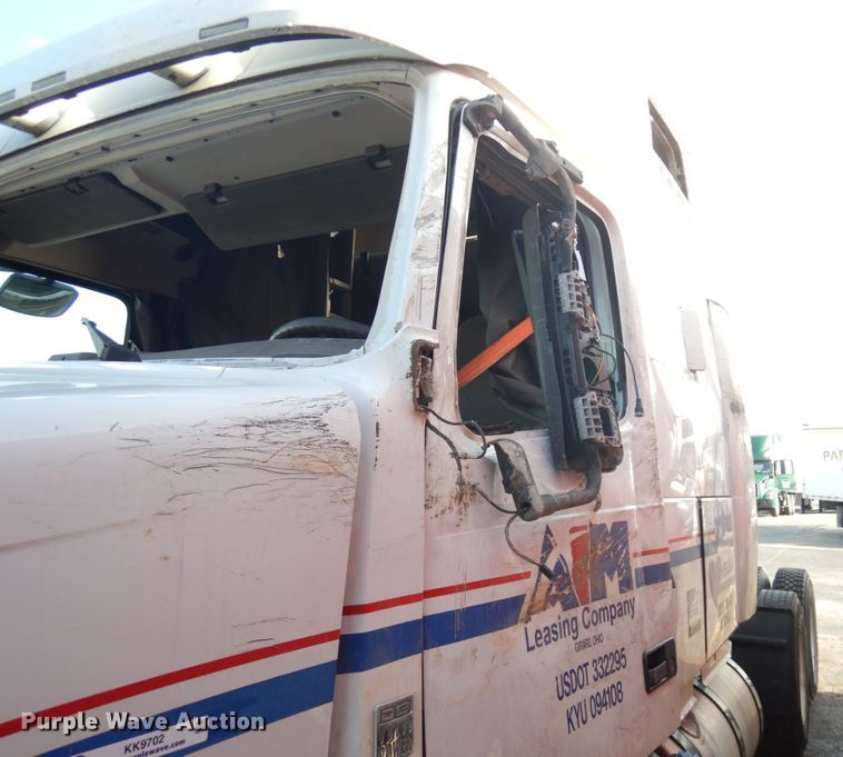 image for item KK9702 2016 Volvo VNL670  semi truck