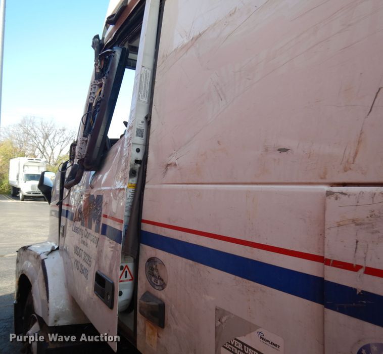 image for item KK9702 2016 Volvo VNL670  semi truck