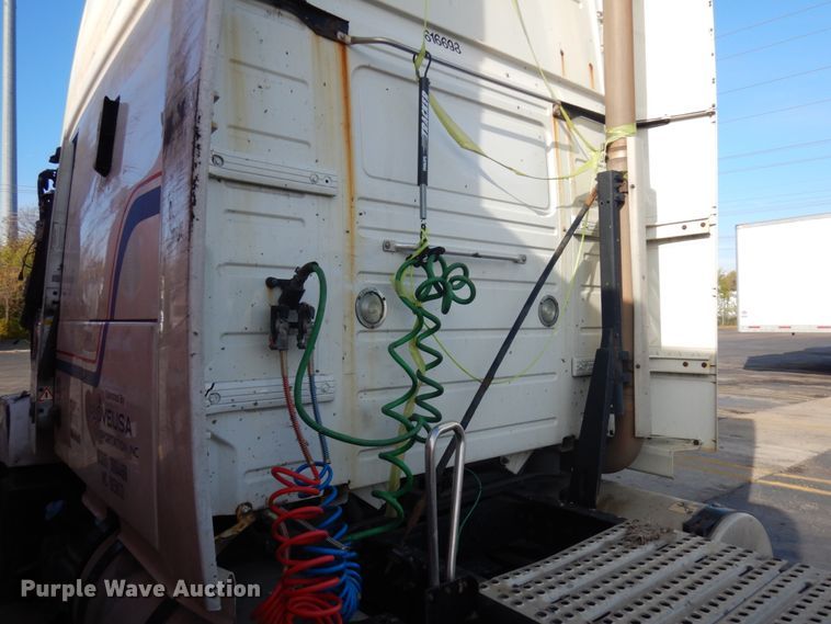 image for item KK9702 2016 Volvo VNL670  semi truck