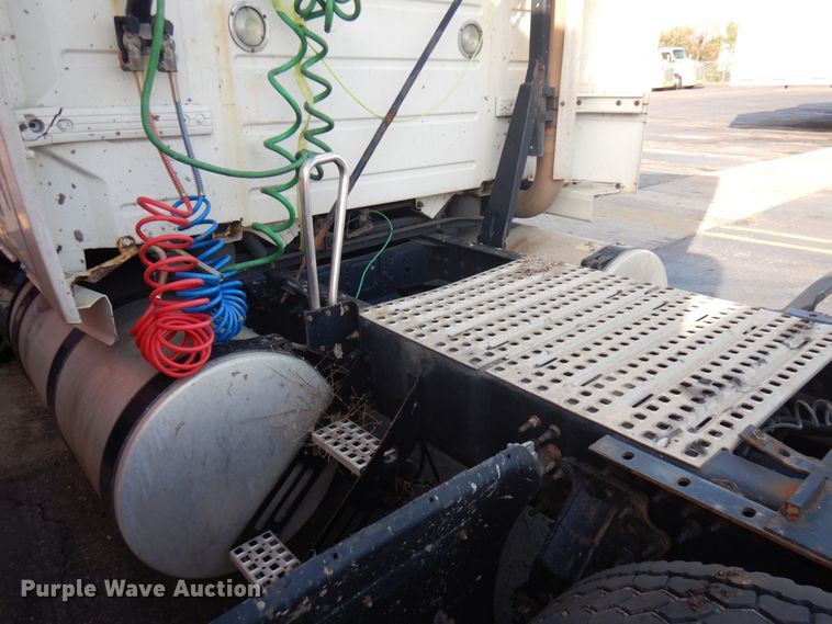 image for item KK9702 2016 Volvo VNL670  semi truck