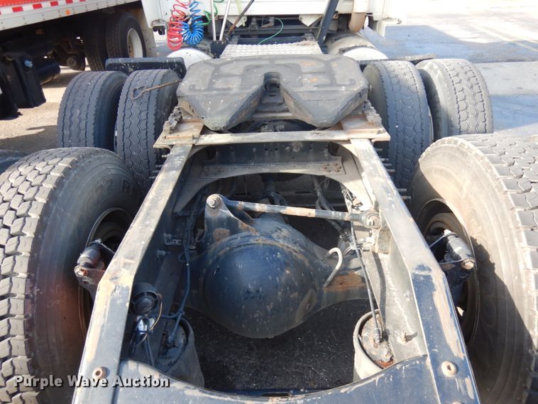 image for item KK9702 2016 Volvo VNL670  semi truck