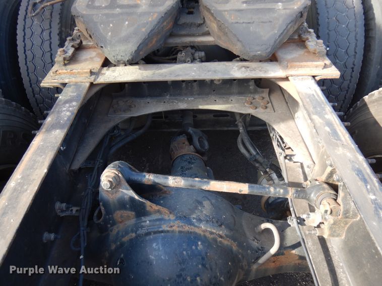 image for item KK9702 2016 Volvo VNL670  semi truck