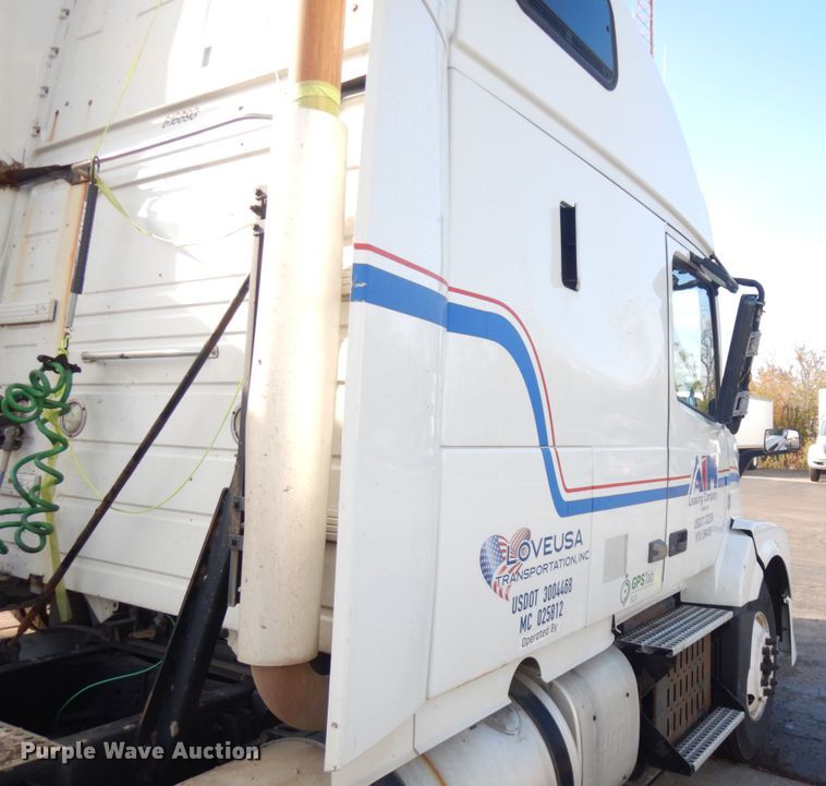 image for item KK9702 2016 Volvo VNL670  semi truck