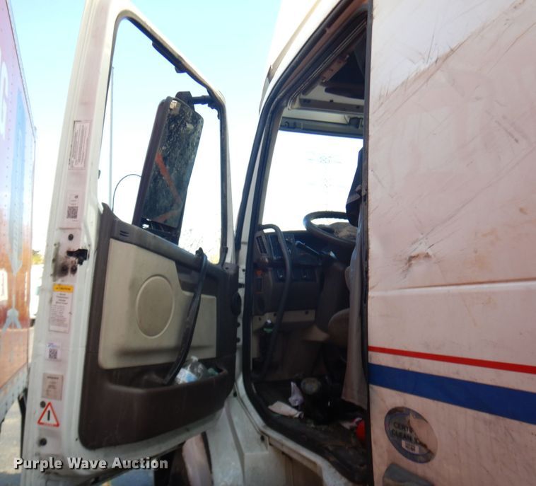 image for item KK9702 2016 Volvo VNL670  semi truck