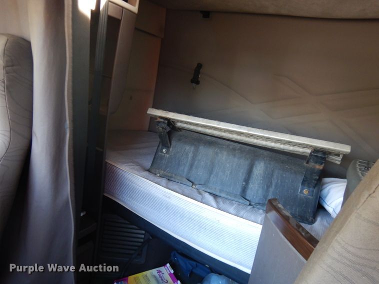 image for item KK9702 2016 Volvo VNL670  semi truck